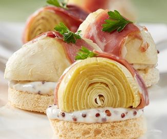 Canapé de alcachofas y jamón