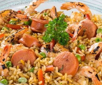 Arroz con camarones y chorizo